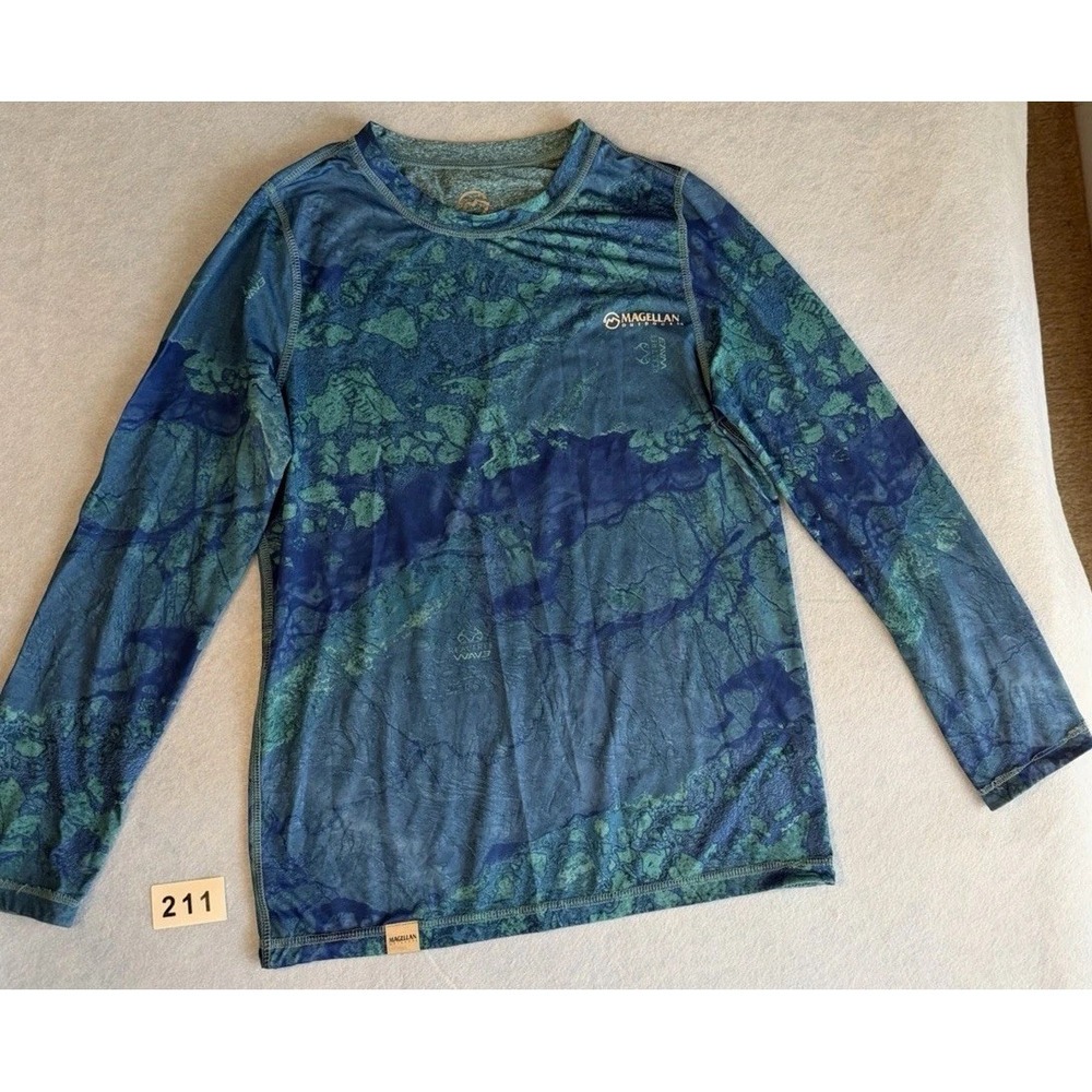 Magellan Realtree Medium Reversible Fishing Shirt Great Condition No Stains